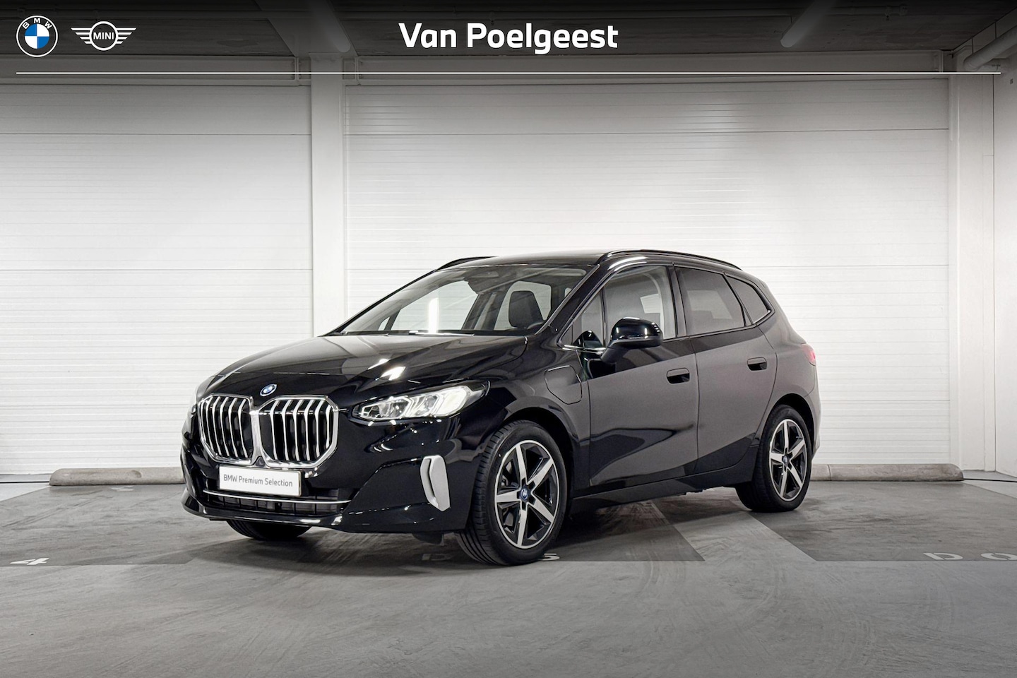 BMW 2-serie Active Tourer - 225e xDrive | Panoramadak | Trekhaak-pakket | Stuurwielverwarming - AutoWereld.nl