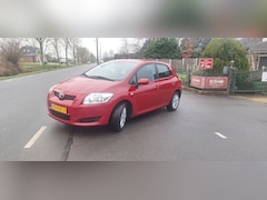 Toyota Auris - 1.4-16V Terra