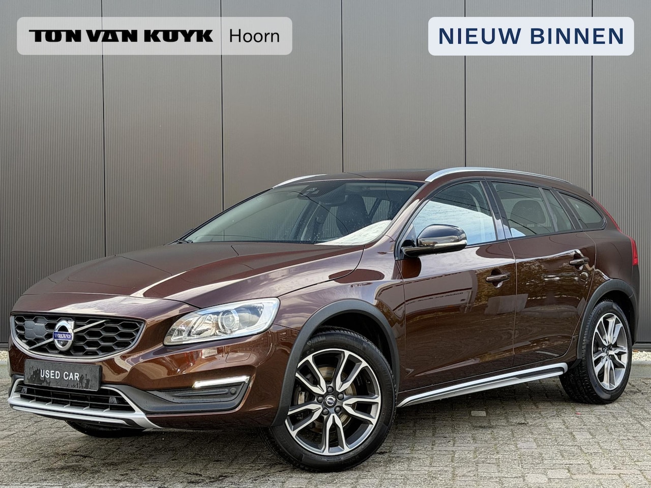 Volvo V60 Cross Country - 2.0 D4 Summum Intellisafe Leder Schuifdak Trekhaak afneembaar Adaptive Blis - AutoWereld.nl