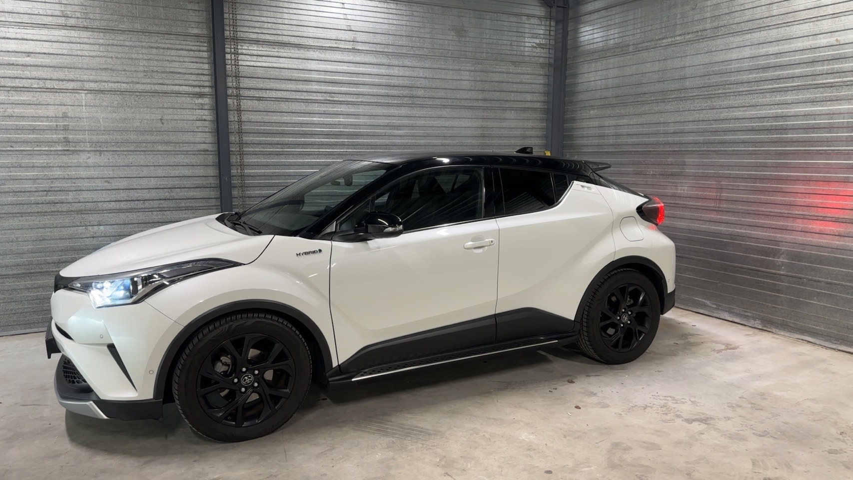Toyota C-HR - 1.8 Hybrid Executive - AutoWereld.nl