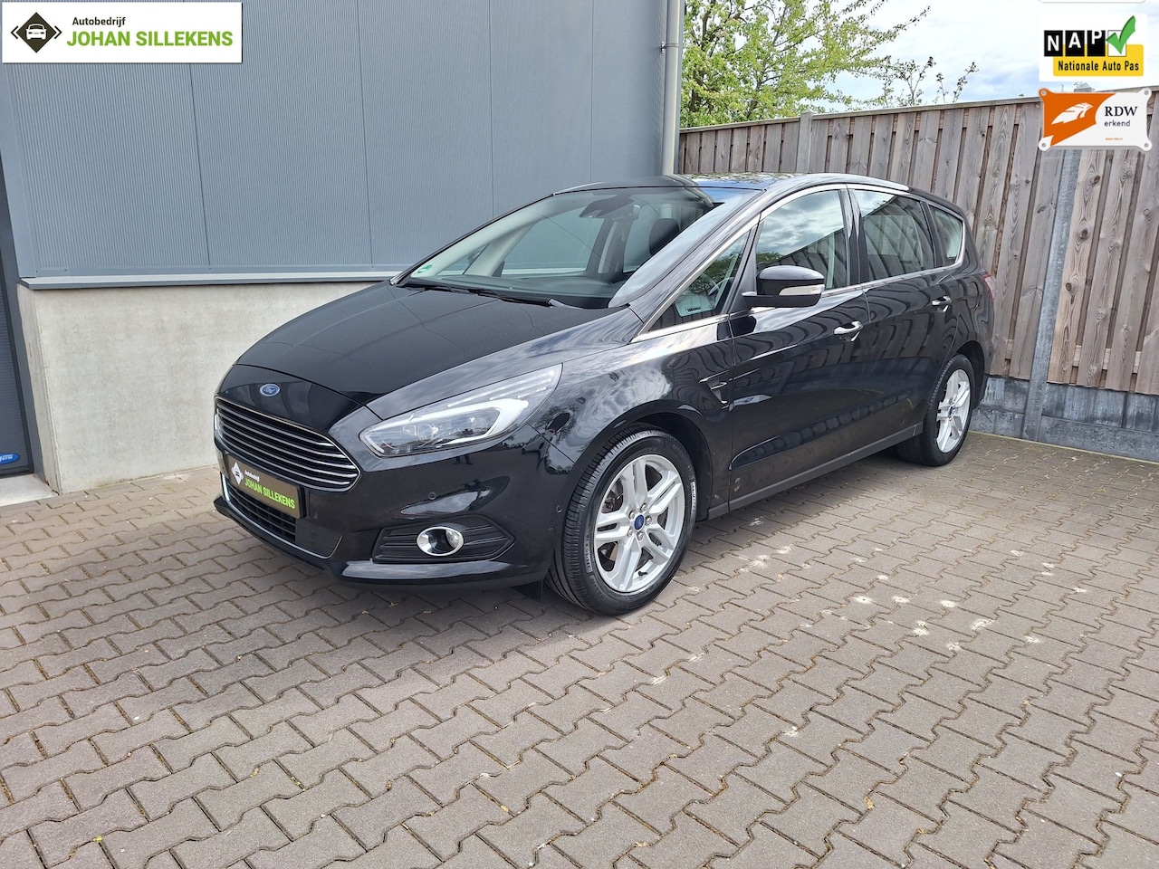 Ford S-Max - 1.5 Titanium | Climate | Cruise | Navi | PDC | Stoel/Stuurverwarming | N.A.P. | APK t/m 08-2026 - AutoWereld.nl