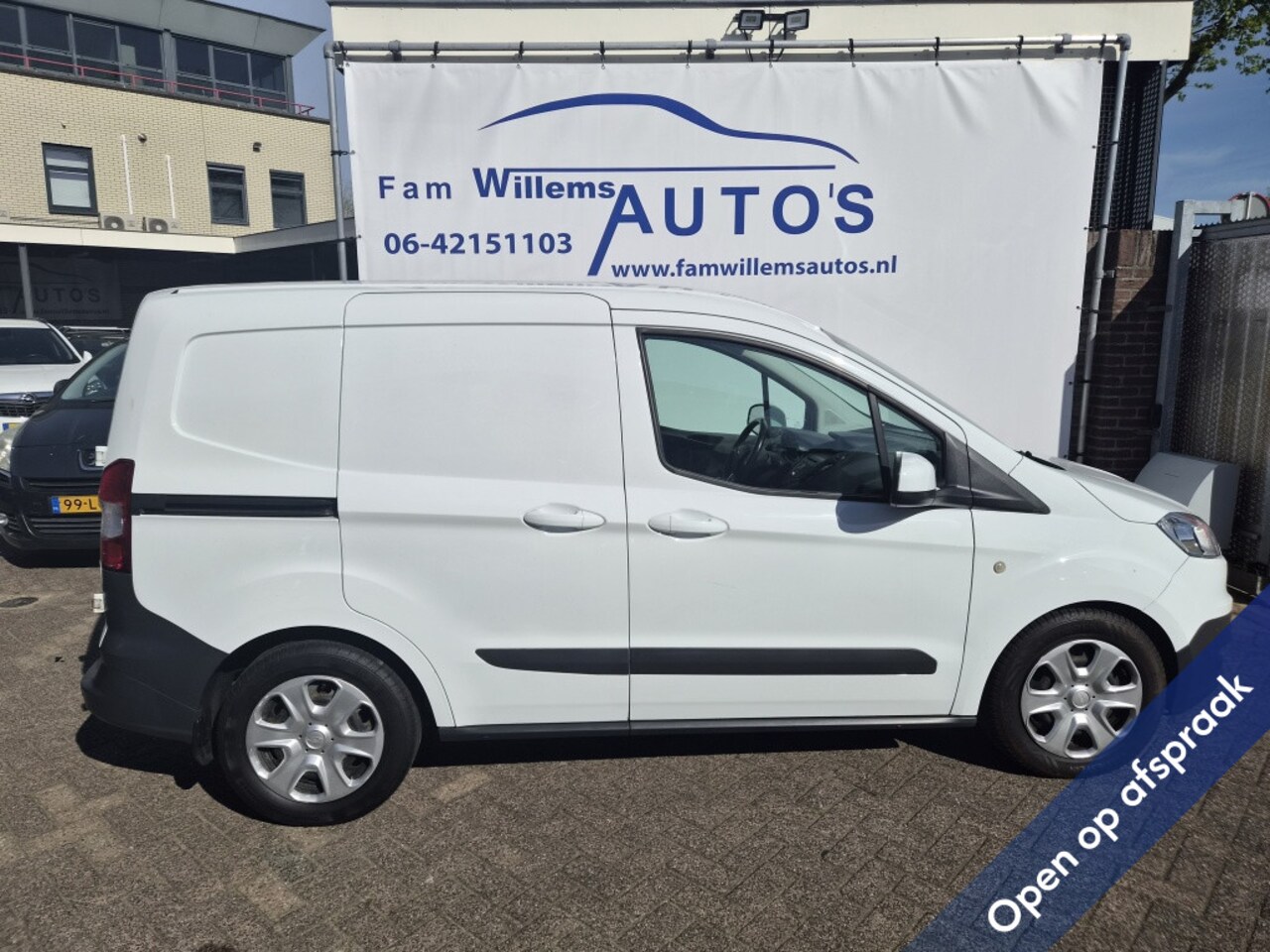 Ford Transit Courier - 1.5 TDCI Schuifdeur airco euro 6 - AutoWereld.nl