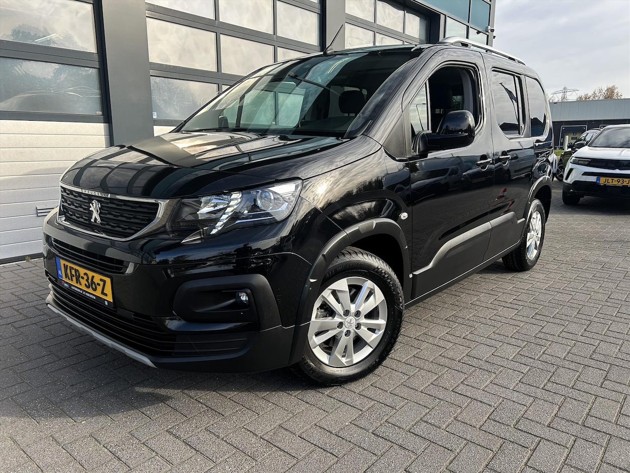 Peugeot Rifter - 1.2 PureTech 130pk Aut. Carplay, Camera, Schuifdeuren - AutoWereld.nl
