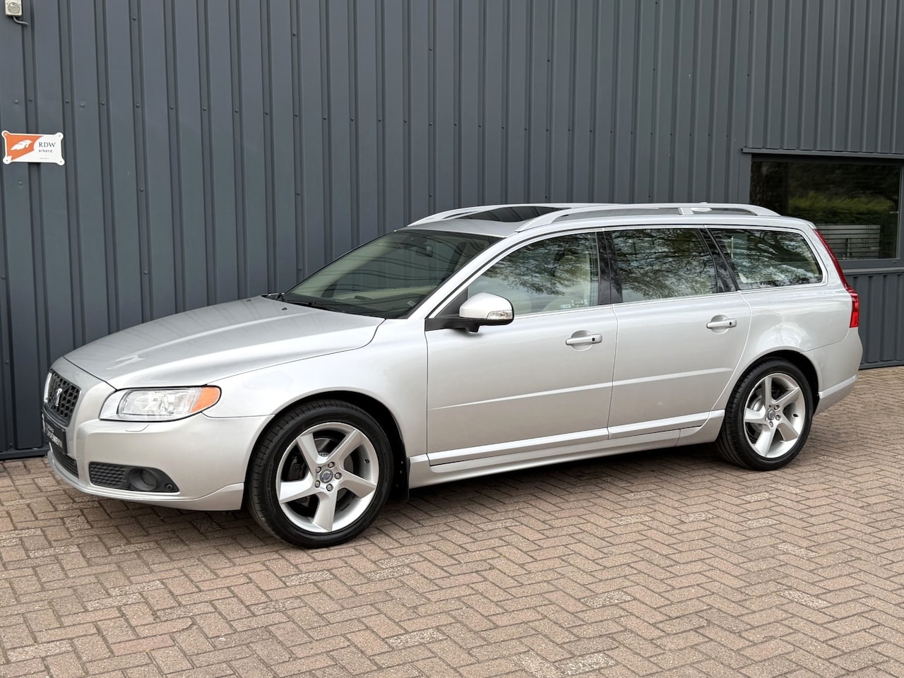 Volvo V70 - 3.2 Summum YOUNGTIMER!/117.585 KM!/DYNAUDIO!/DEALER OND.!/ - AutoWereld.nl