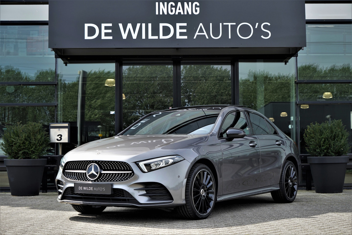 Mercedes-Benz A-klasse - 250 e AMG 218pk Pano Camera Sfeerverlichting Stoelverwarming - AutoWereld.nl