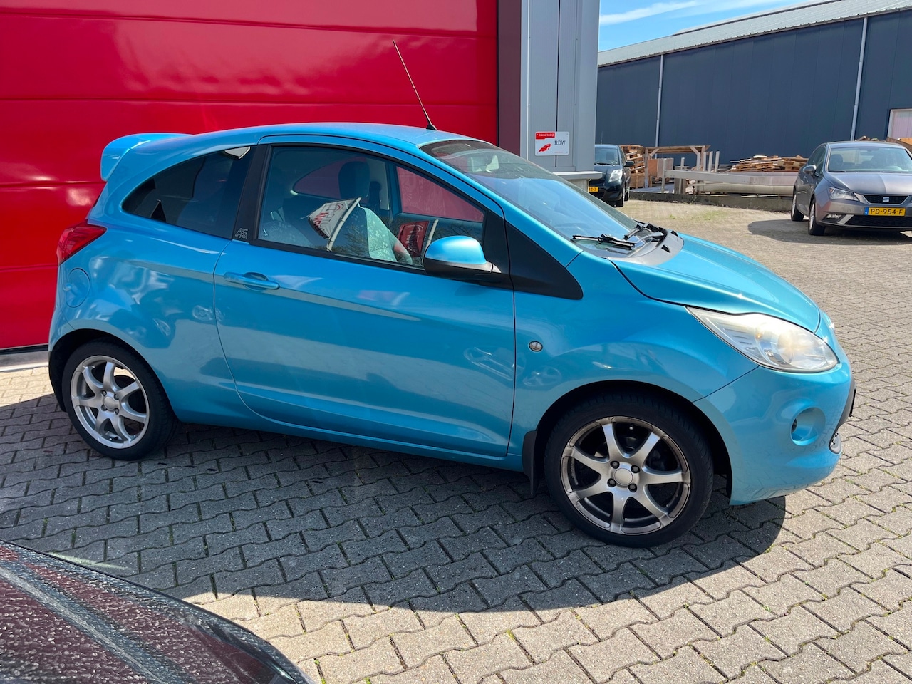 Ford Ka - 1.2 69pk Comfort start/stop / Airco / 16" LM velgen / A Spoiler / Elektr. ramen en CPV / F - AutoWereld.nl