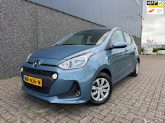 Hyundai i10 - 1.0i Go 2017 / NAVI / CRUISE / CARPLAY / CLIMA /