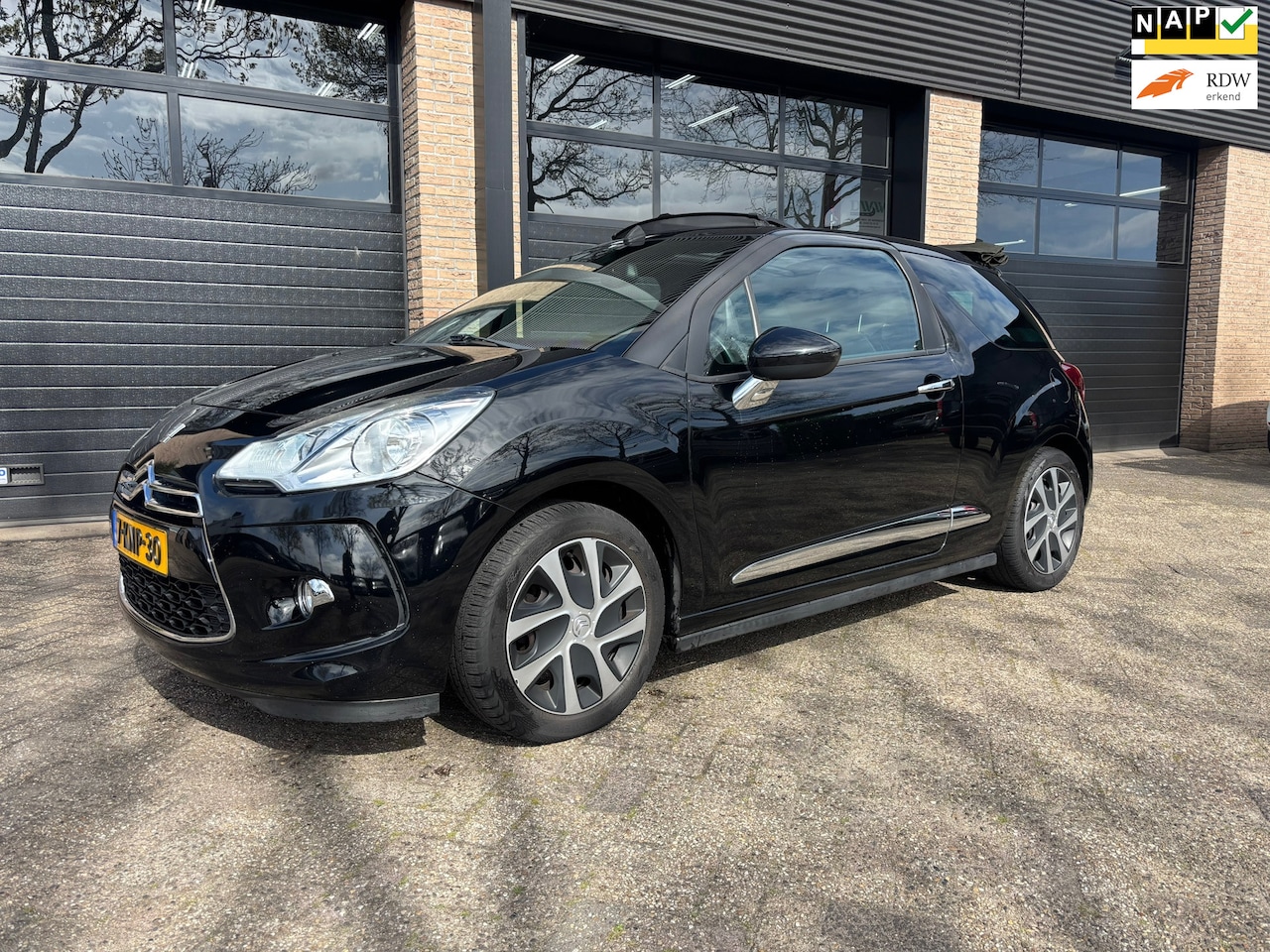 Citroën DS3 Cabrio - 1.2 VTi Chic Trekhaak - AutoWereld.nl