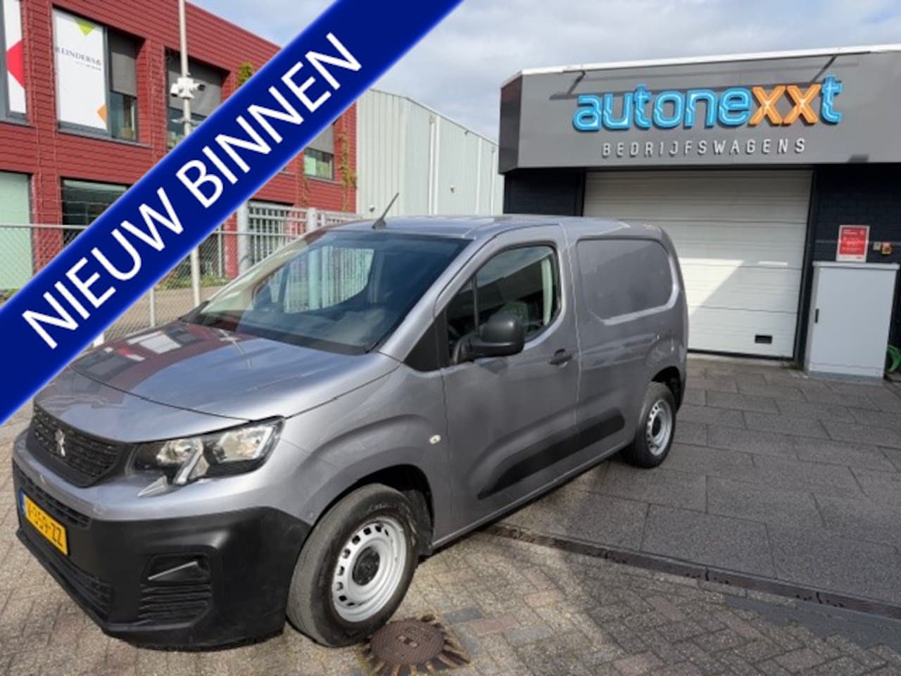 Peugeot Partner - 1.6 BlueHDI Pro AIRCO I TREKHAAK I LAGE KILOMETERS I RONDOM KLEINE DEUKJES/KRASJES - AutoWereld.nl