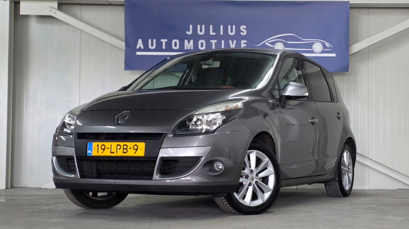 Renault Scénic - 1.6 Celsium Trekhaak 2e Eigenaar Navi Nieuwe APK Garantie! - AutoWereld.nl