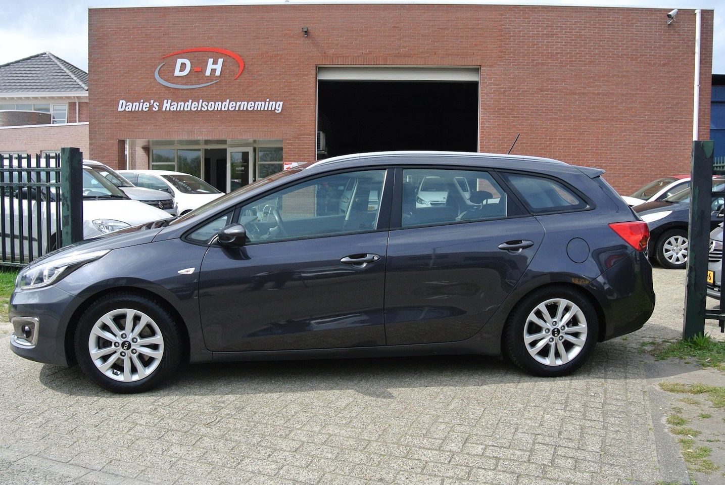 Kia Cee'd Sportswagon - 1.6 GDI First Edition airco inruil mogelijk nap - AutoWereld.nl