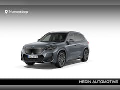 BMW iX1 - eDrive20 | M-Sport Pro | 20'' | Panorama. | Harman/Kardon | Elek. stoel. | Trekhaak | Comp