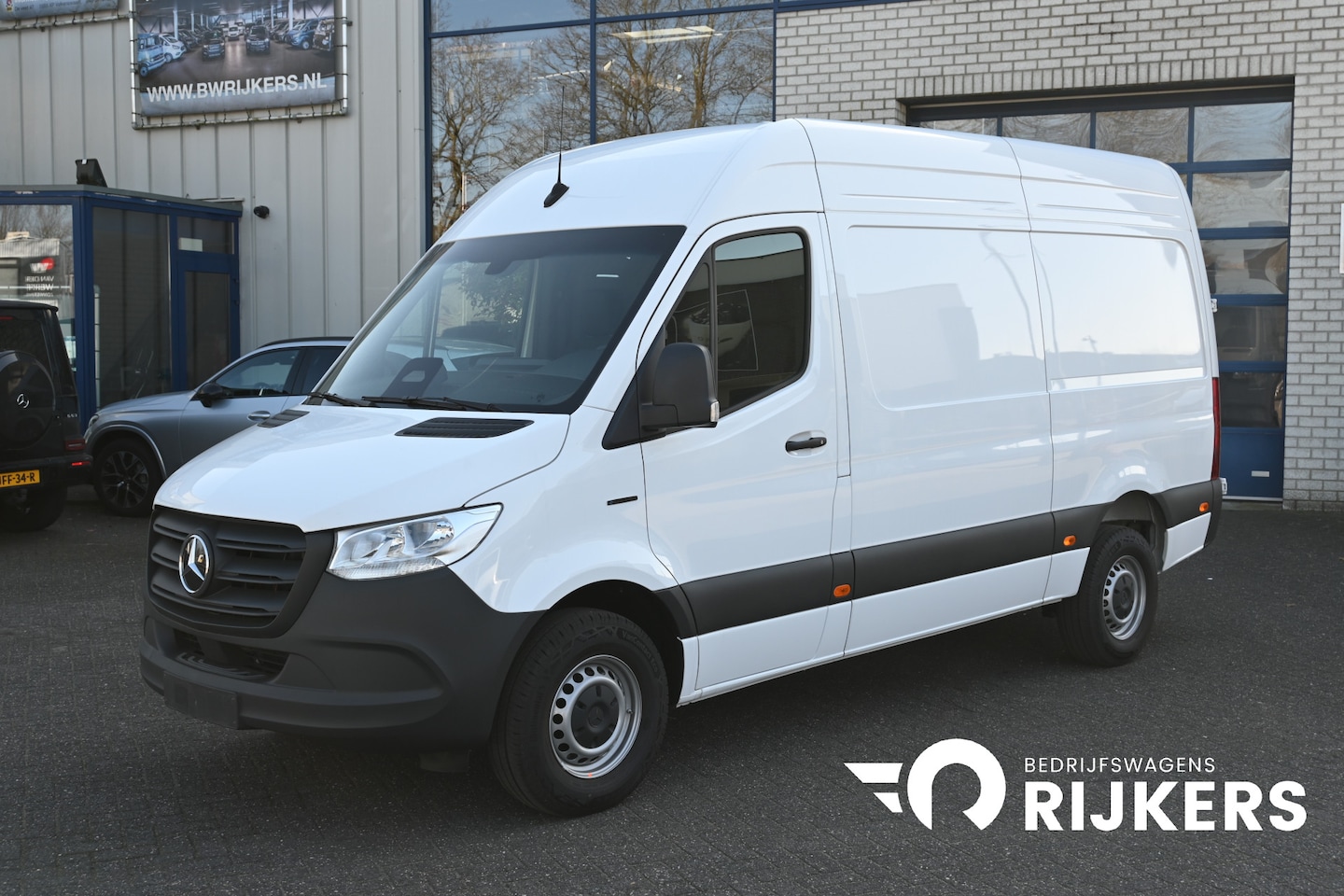 Mercedes-Benz eSprinter - 314 L2H2 Pro 56kWh Snel laden, Trekhaak, Etc. - AutoWereld.nl