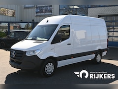 Mercedes-Benz eSprinter - 320 L2H2 Pro 81kWh Snellader, Navigatie, Trekhaak, Winterpakket, Etc