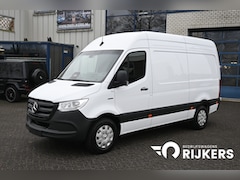 Mercedes-Benz eSprinter - 320 L2H2 Pro 81kWh Snellader, Navigatie, Trekhaak, Winterpakket, Etc