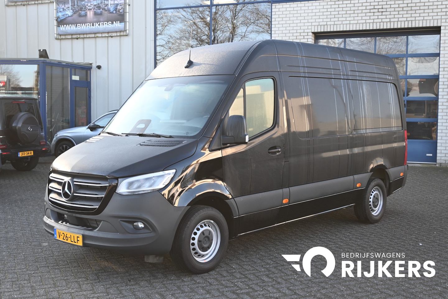 Mercedes-Benz Sprinter - 317 CDI L2H2 Pro LED, Geveerde stoel, Climate controle, Navigatie, Smartphone integratie p - AutoWereld.nl