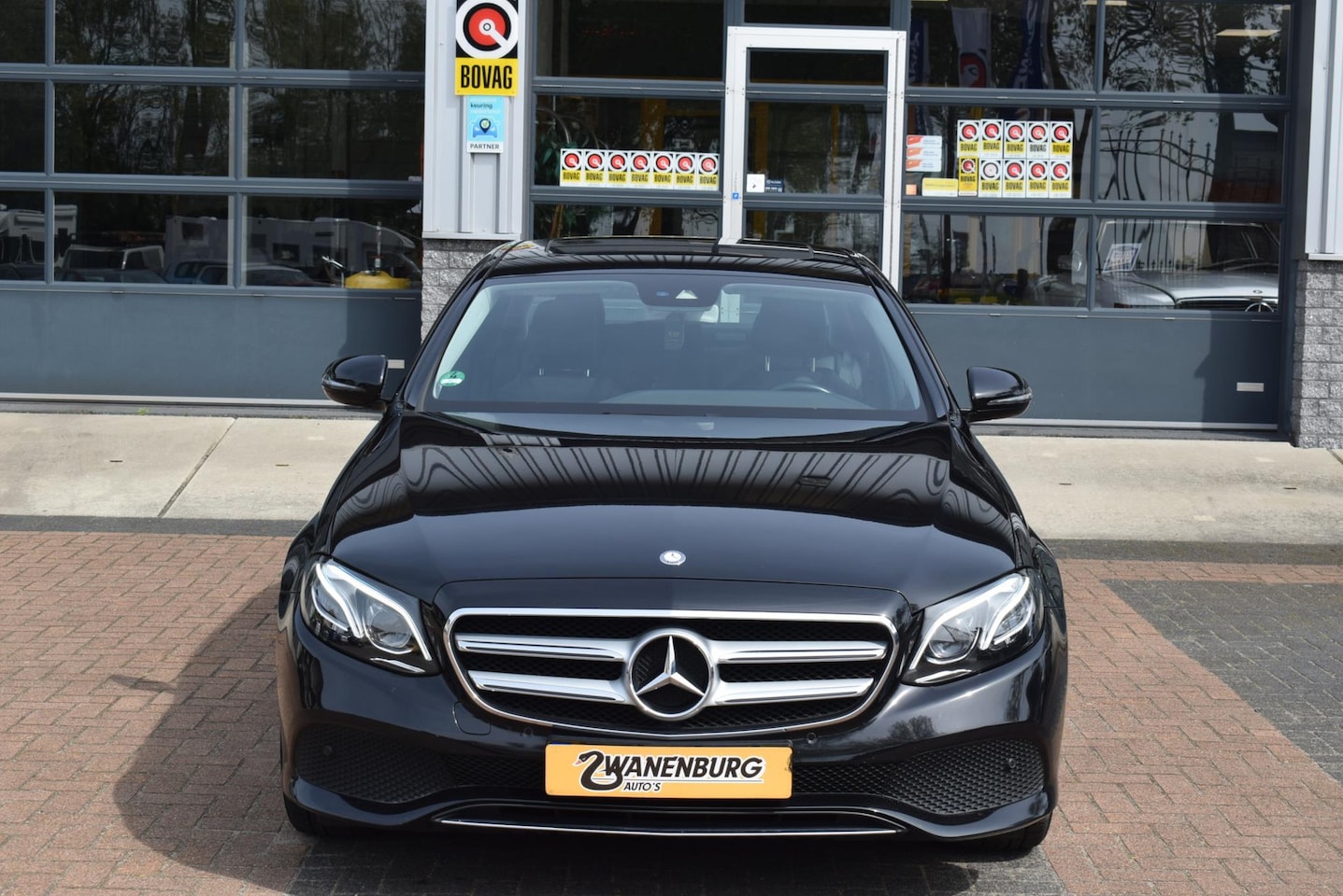 Mercedes-Benz E-klasse - 200 Prestige Plus Airco, Navi, Dak, Cruise Control, Km130.000!! - AutoWereld.nl