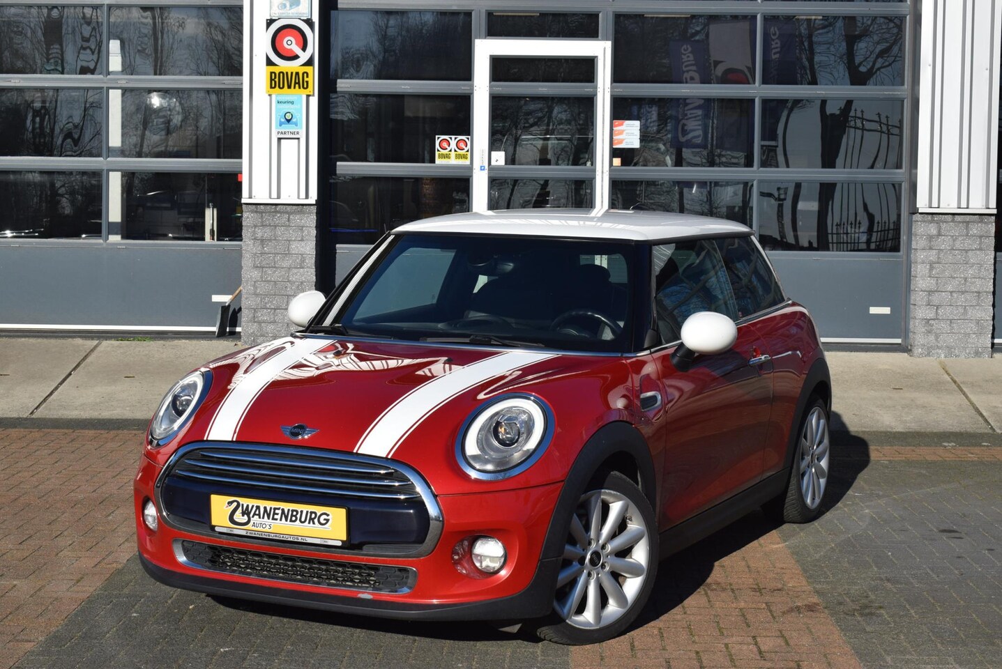 MINI Cooper - Mini 1.5 Chili Serious Business Navi Leder Airco Km 114.000!! - AutoWereld.nl