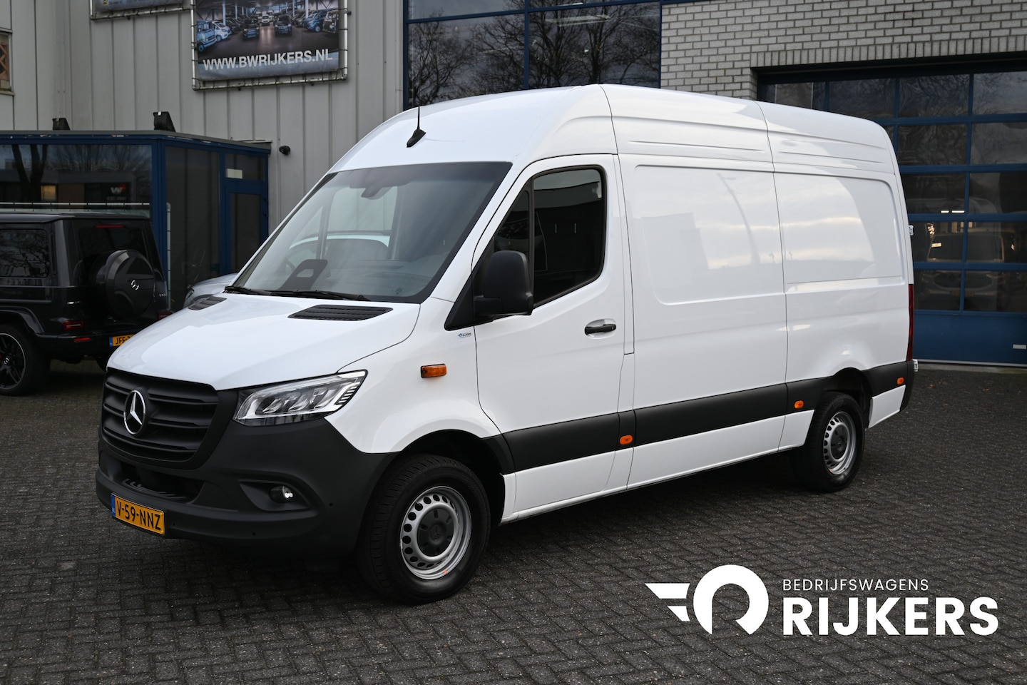 Mercedes-Benz Sprinter - 317 CDI L2H2 Pro LED, Geveerde stoel, Navigatie met camera - AutoWereld.nl