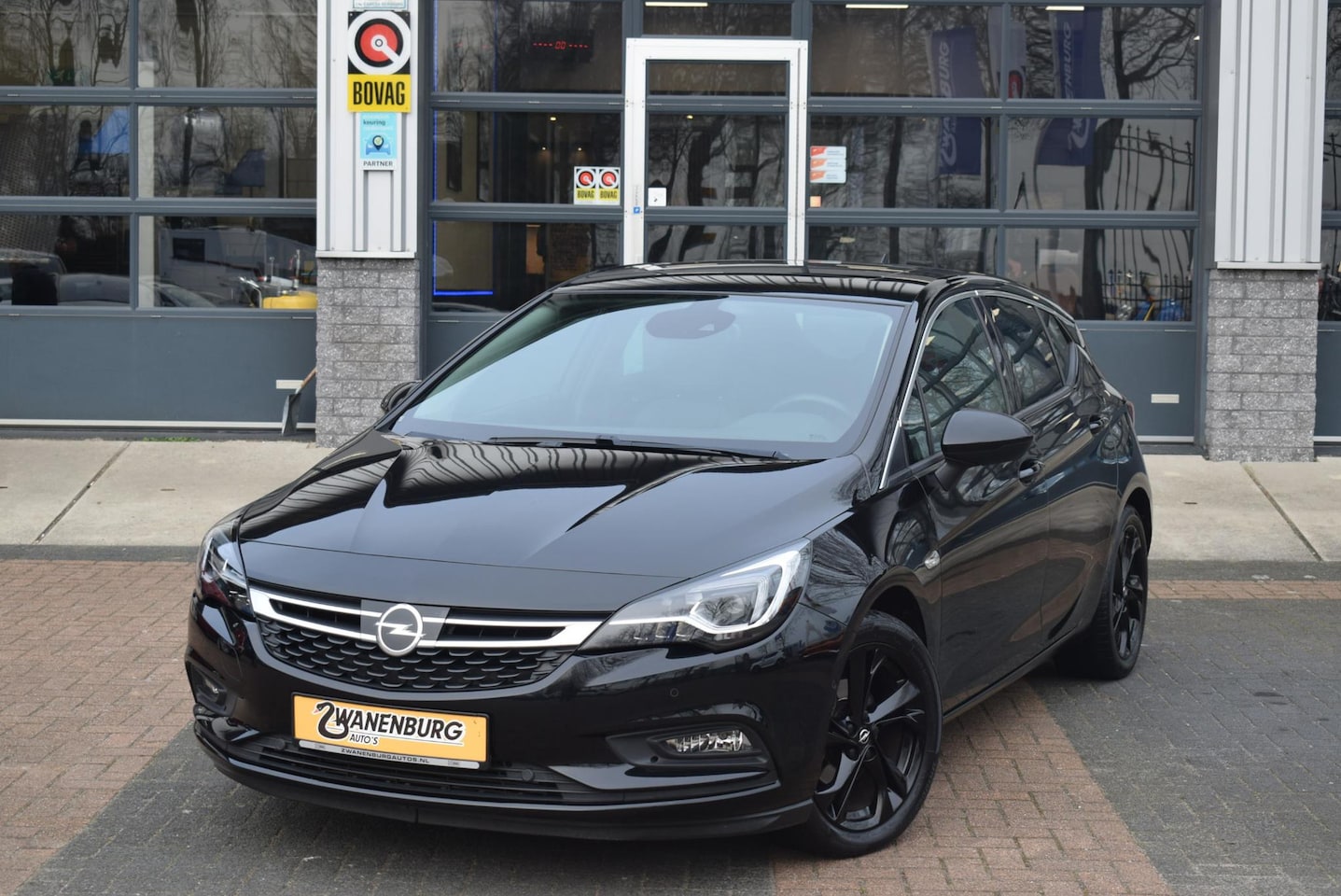 Opel Astra - 1.4 Turbo Black Edition Navi Airco Leder Schuifdak 150 Pk Km 74.500!! - AutoWereld.nl