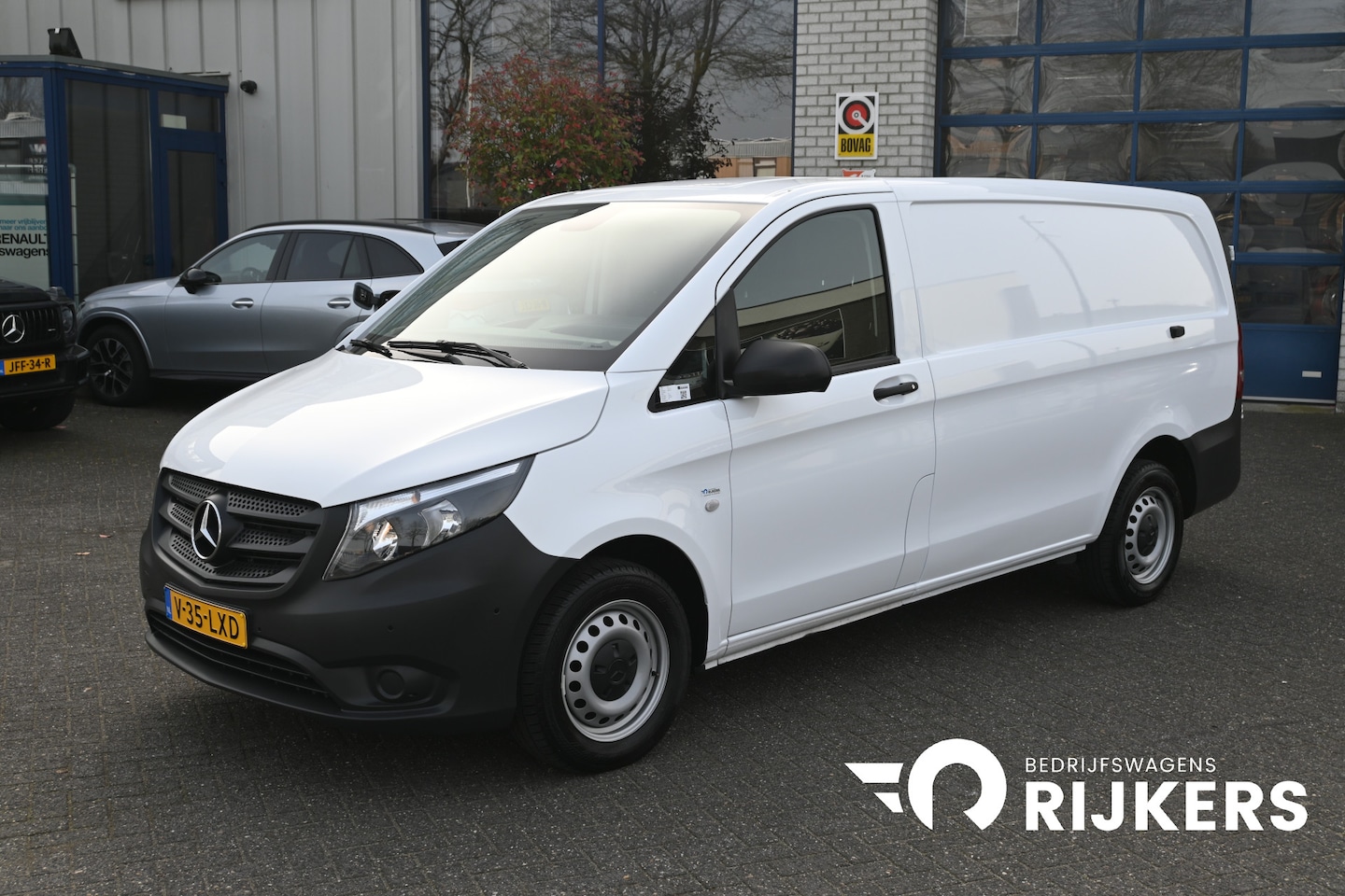 Mercedes-Benz Vito - 116 CDI L2 Audio 40 Navigatie met camera, Parkeerpakket, Etc. - AutoWereld.nl