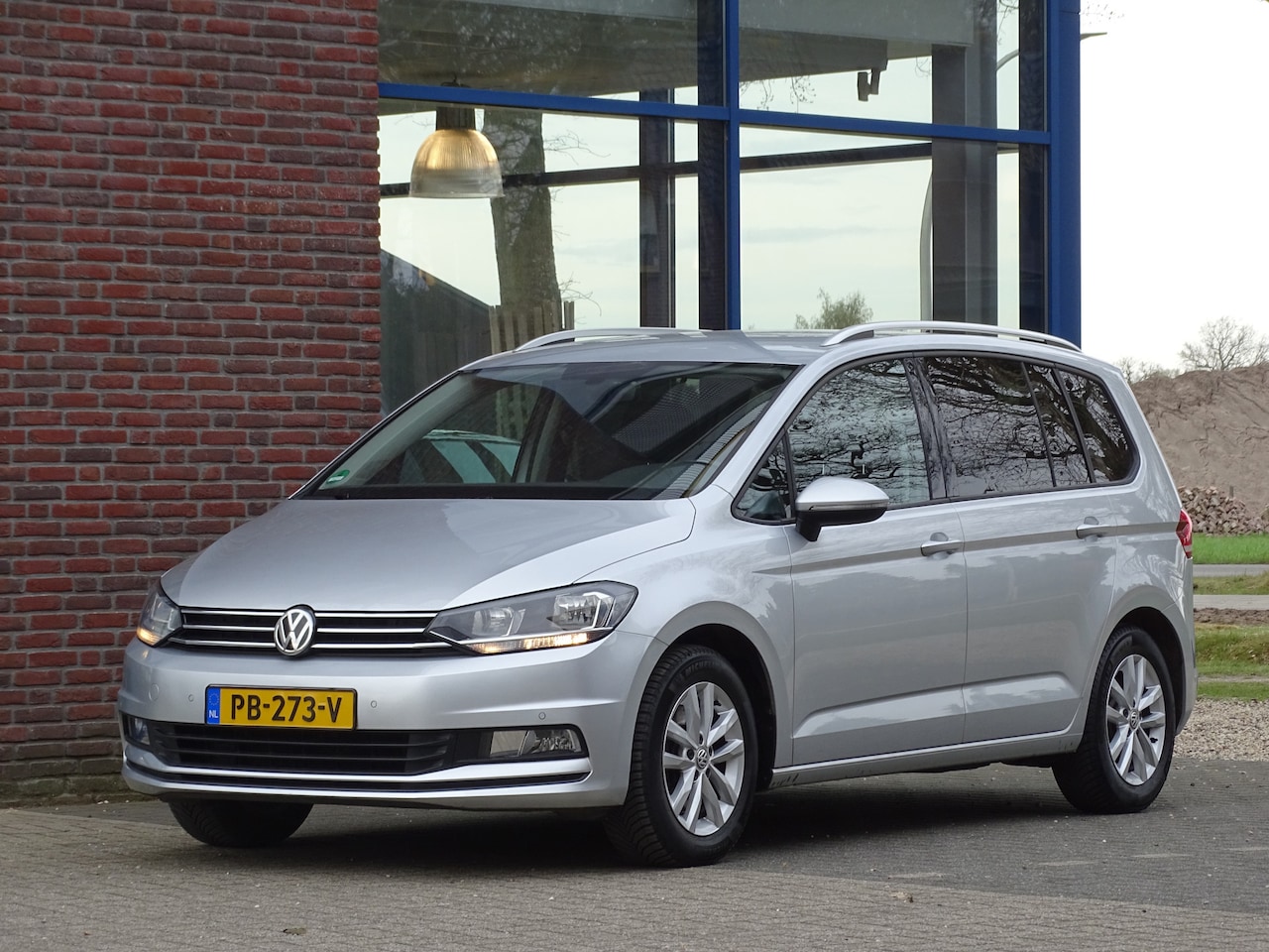 Volkswagen Touran - 1.2 TSI Comfortline 7p TREKHAAK - AutoWereld.nl