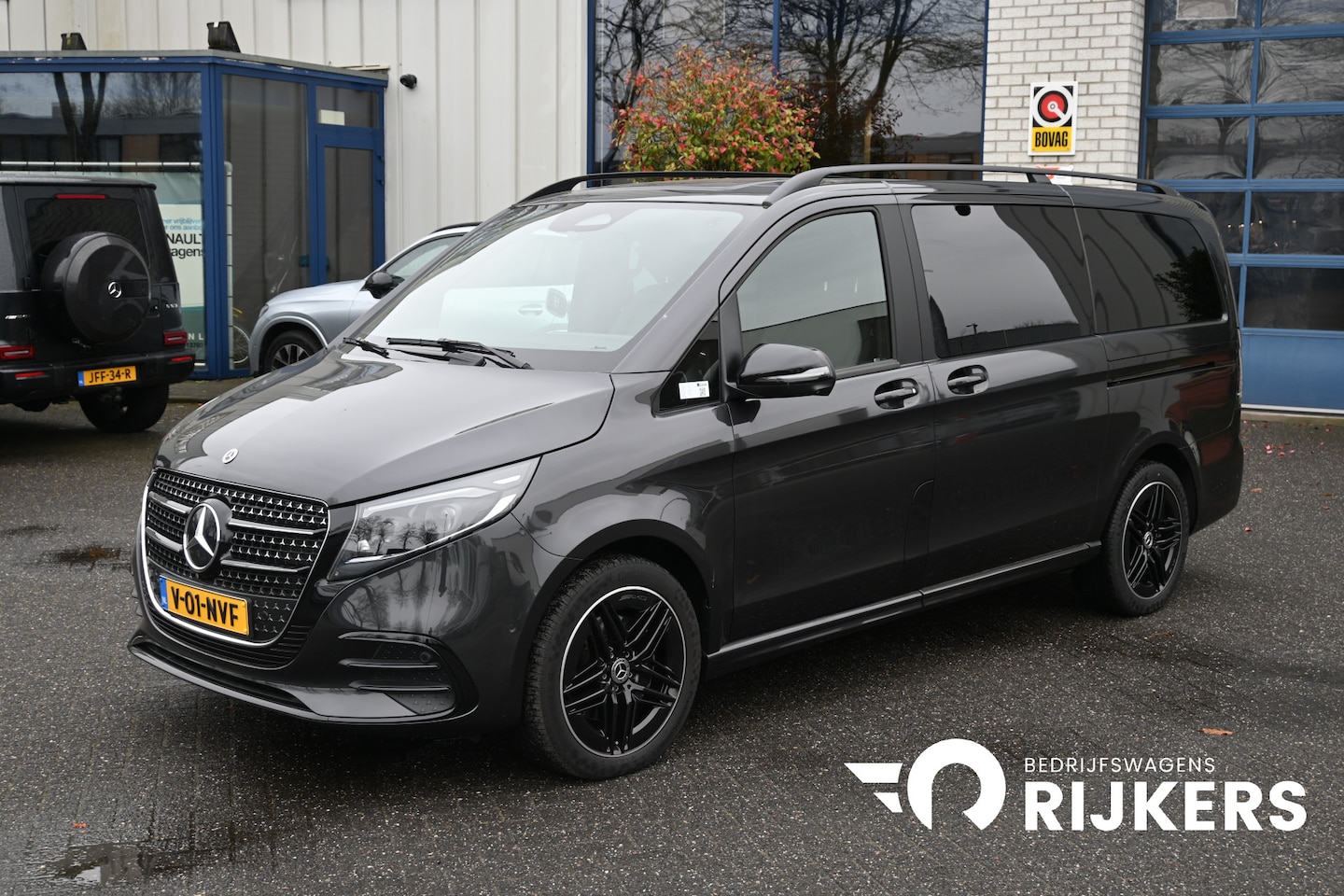 Mercedes-Benz V-klasse - 300d AMG L2 DC AMG pakket, Easy pakket, Winter pakket, Etc. - AutoWereld.nl