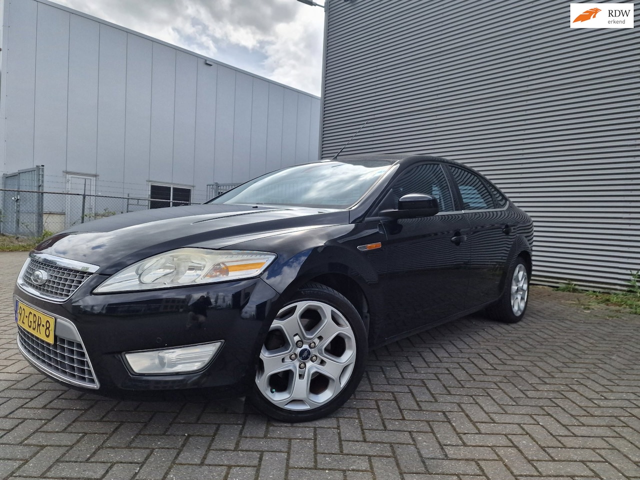 Ford Mondeo - 2.3-16V Titanium AUT NAVI PSENSOR CRUISE LEDER 2 X SLEUTELS - AutoWereld.nl