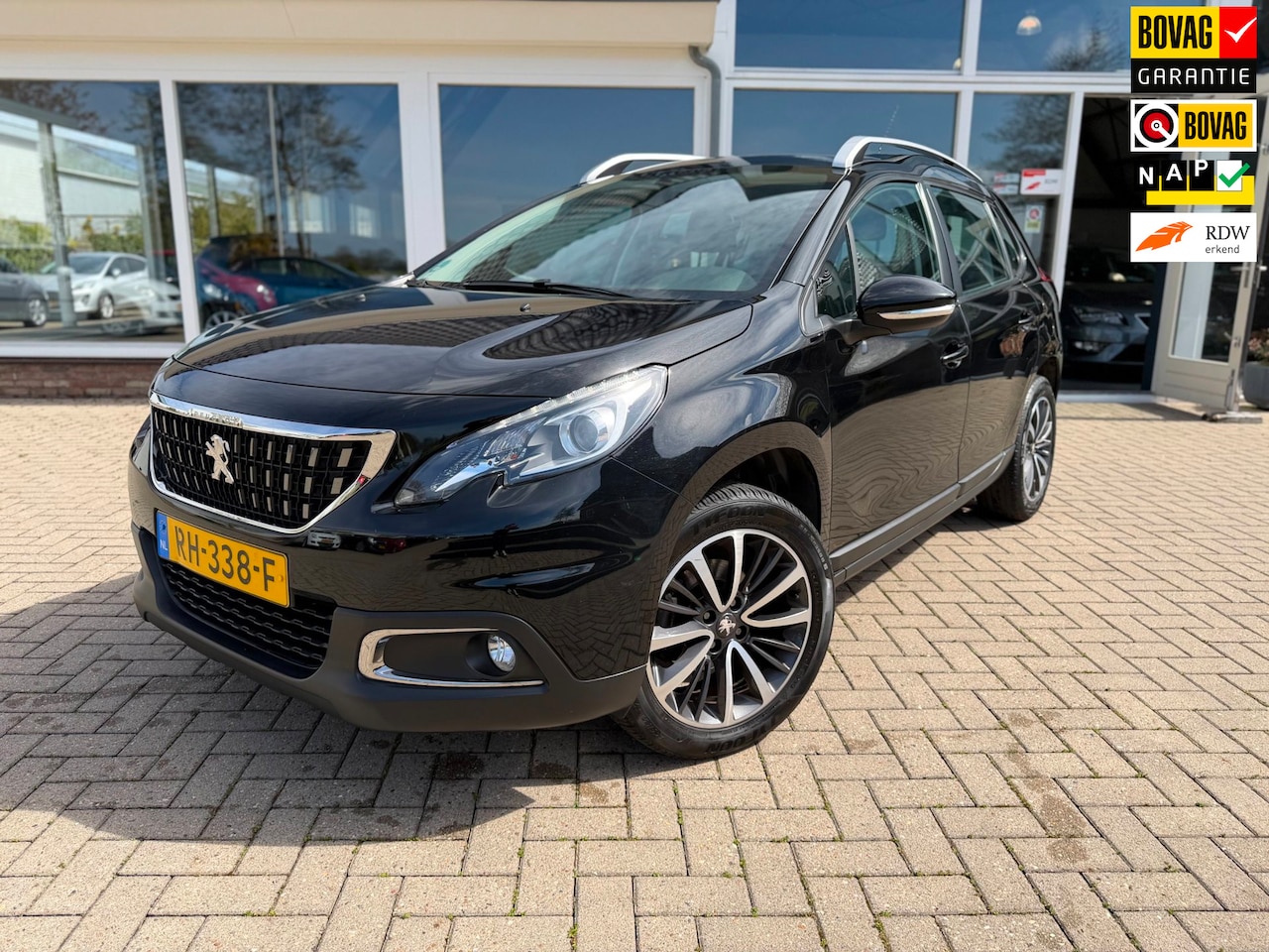 Peugeot 2008 - /1.2 PureTech Blue Lion/ Nieuw Riem/ Dealer onderhouden - AutoWereld.nl