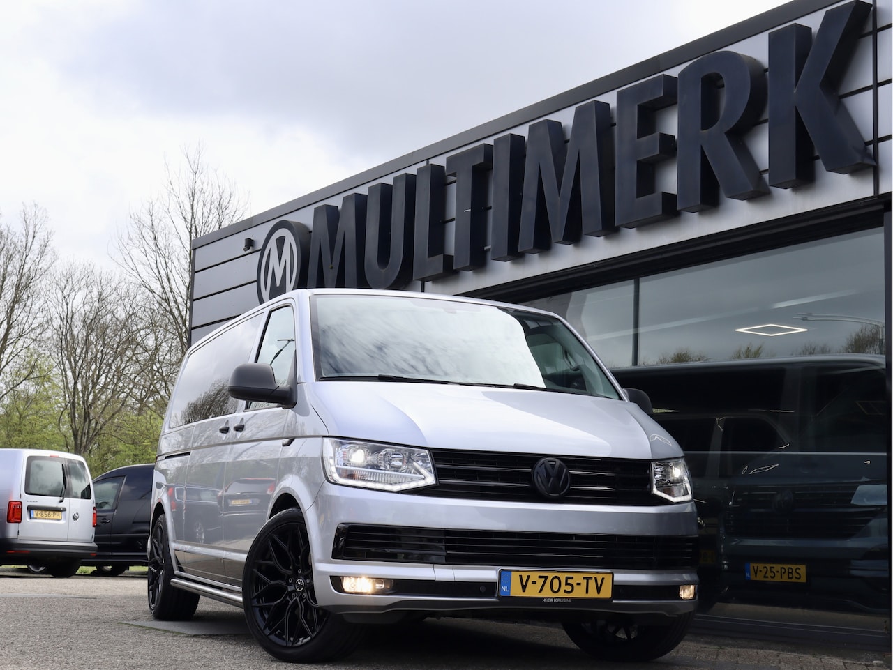Volkswagen Transporter - 2.0 TDI L2H1 2.0 TDI L2H1 - AutoWereld.nl