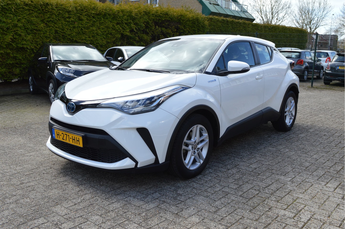 Toyota C-HR - 1.8 Hybrid Active NL-Auto / Apple,android / Led verl. / Clima / 67000KM - AutoWereld.nl