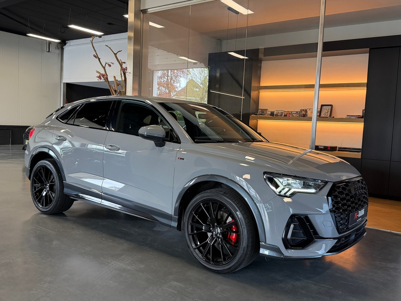 Audi Q3 Sportback - 35 TFSI 3 X S line Edition Nardo 1e eigenaar - AutoWereld.nl