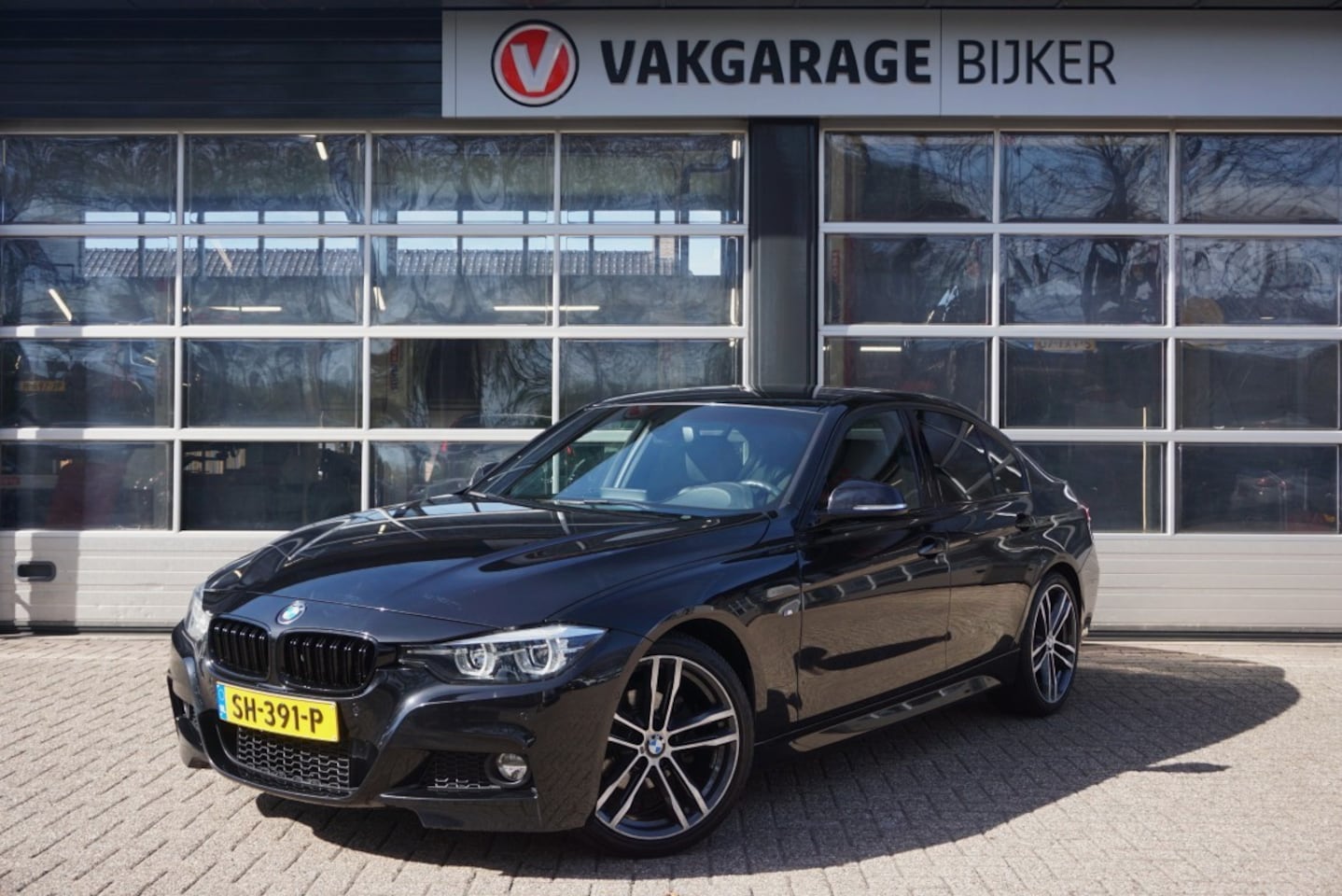 BMW 3-serie - 318i Edition M Sport Shadow High Executive - AutoWereld.nl