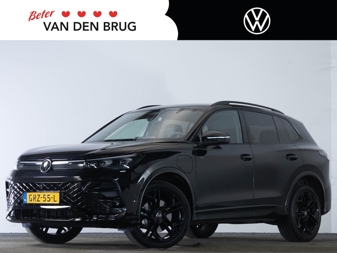 Volkswagen Tiguan - R-Line 1.5 272 PK eHybrid | LED Matrix IQ | Harman/Kardon | Trekhaak | Leder | Stoelkoelin - AutoWereld.nl