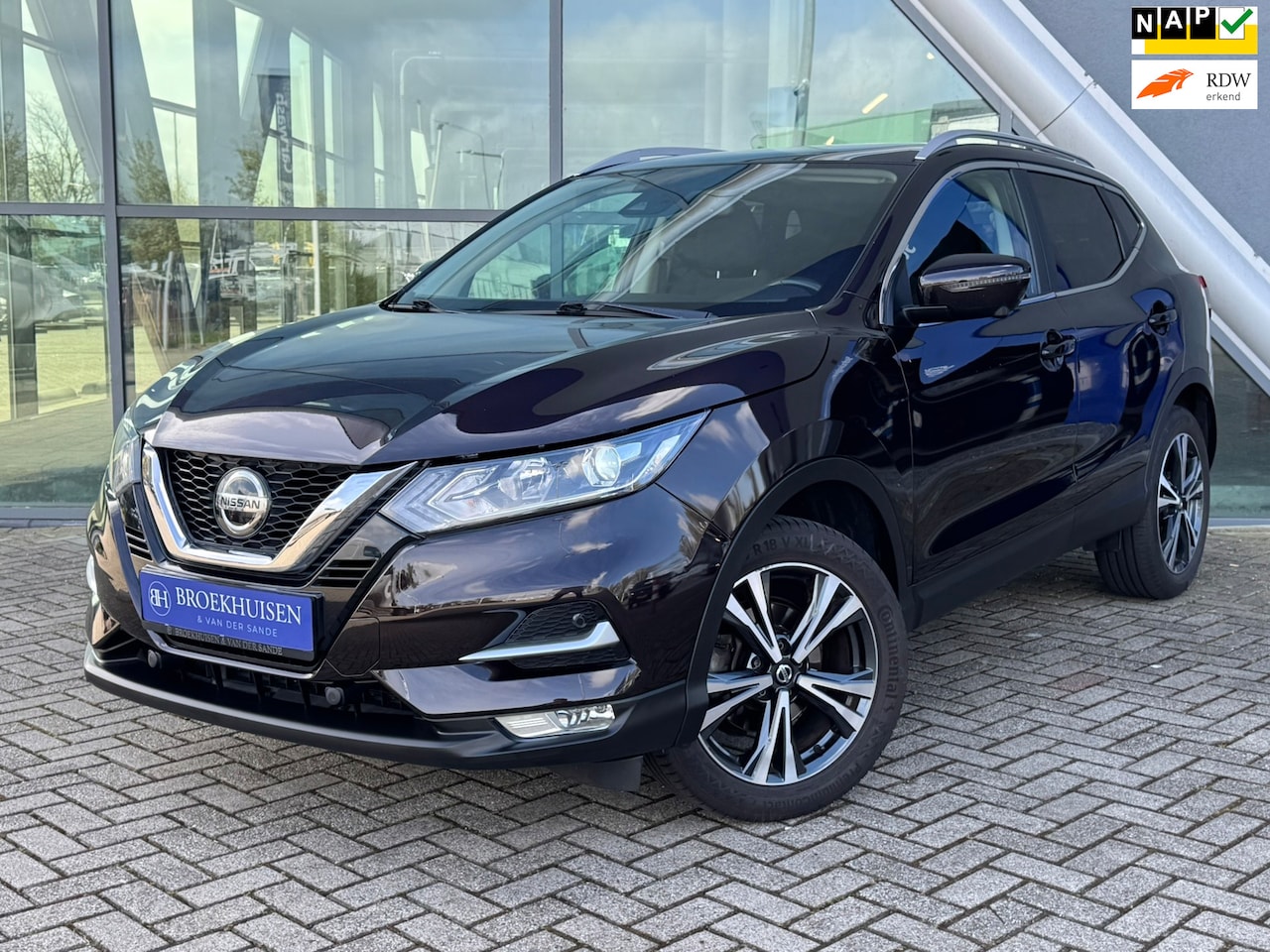 Nissan Qashqai - 1.3 DIG-T N-Connecta 140pk Panoramadak / Trekhaak / 360 Camera - AutoWereld.nl