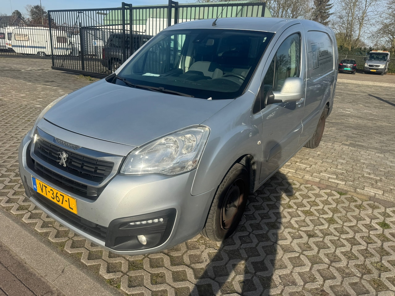 Peugeot Partner - 122 1.6 BlueHDi 100 L2 XR S&S - AutoWereld.nl