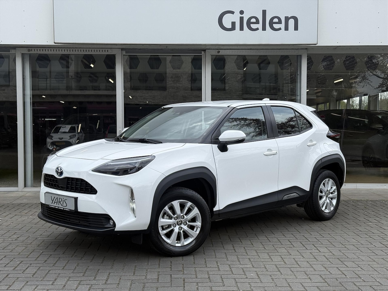 Toyota Yaris Cross - 1.5 Hybrid Active | Trekhaak, Lichtmetalen velgen, Apple CarPlay/Android Auto, Parkeercame - AutoWereld.nl