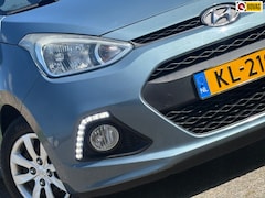 Hyundai i10 - 1.0i i-Premium | Meta Blue | Bluetooth/Cruise/LED/Nav - Keurig