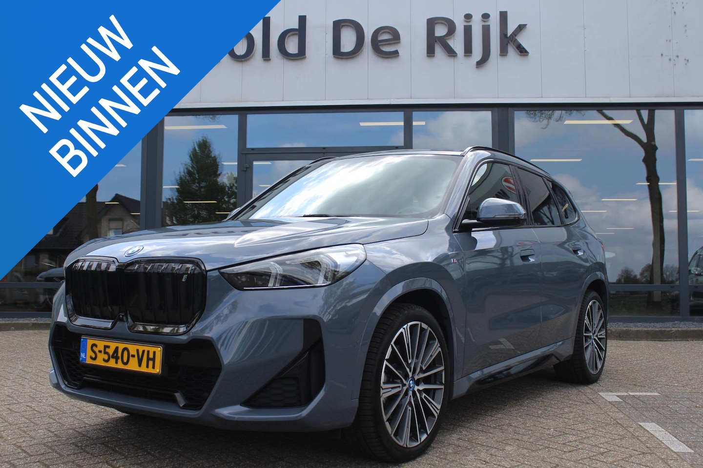 BMW iX1 - xDrive30 67 kWh // M Sportpakket - AutoWereld.nl