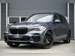 BMW X5 - xDrive45e M-SPORT / PANO / TREKHAAK / MEMORY / 22" / DEALERONDERHOUDEN / ARCTIC GREY / TOP