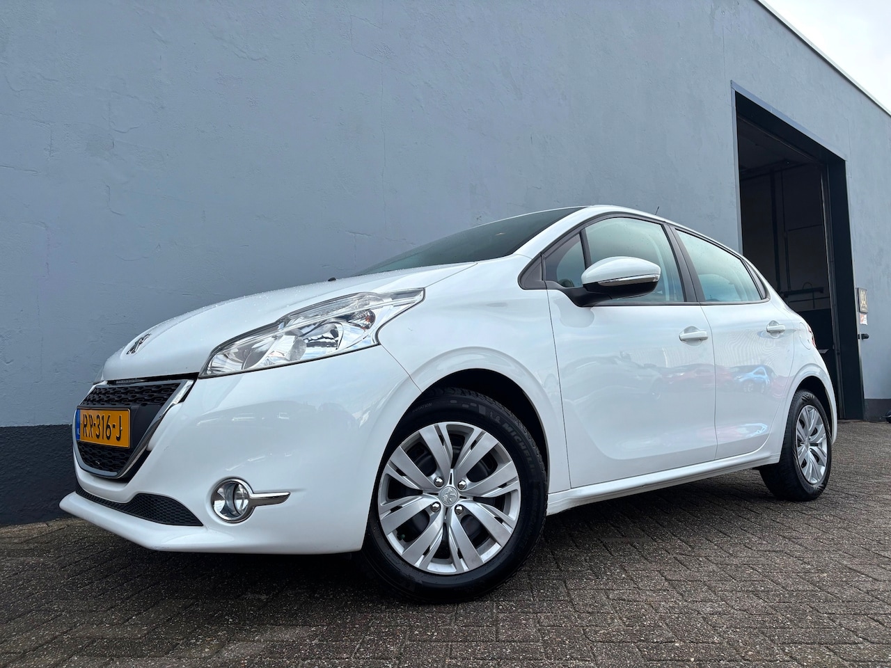 Peugeot 208 - 1.2 VTi Access - Volledig Onderhouden - AutoWereld.nl