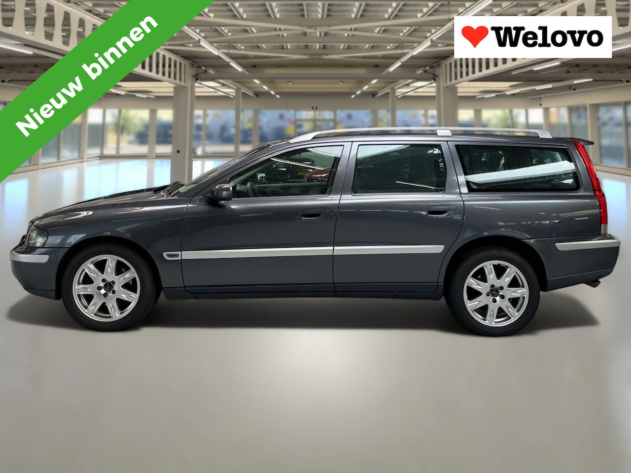 Volvo V70 - 2.5 T AWD Geartronic Titanium Incl. BTW, Dealer onderhoud, Electr. stoelen, Leder... - AutoWereld.nl