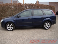 Ford Focus Wagon - 1.6-16V Champion