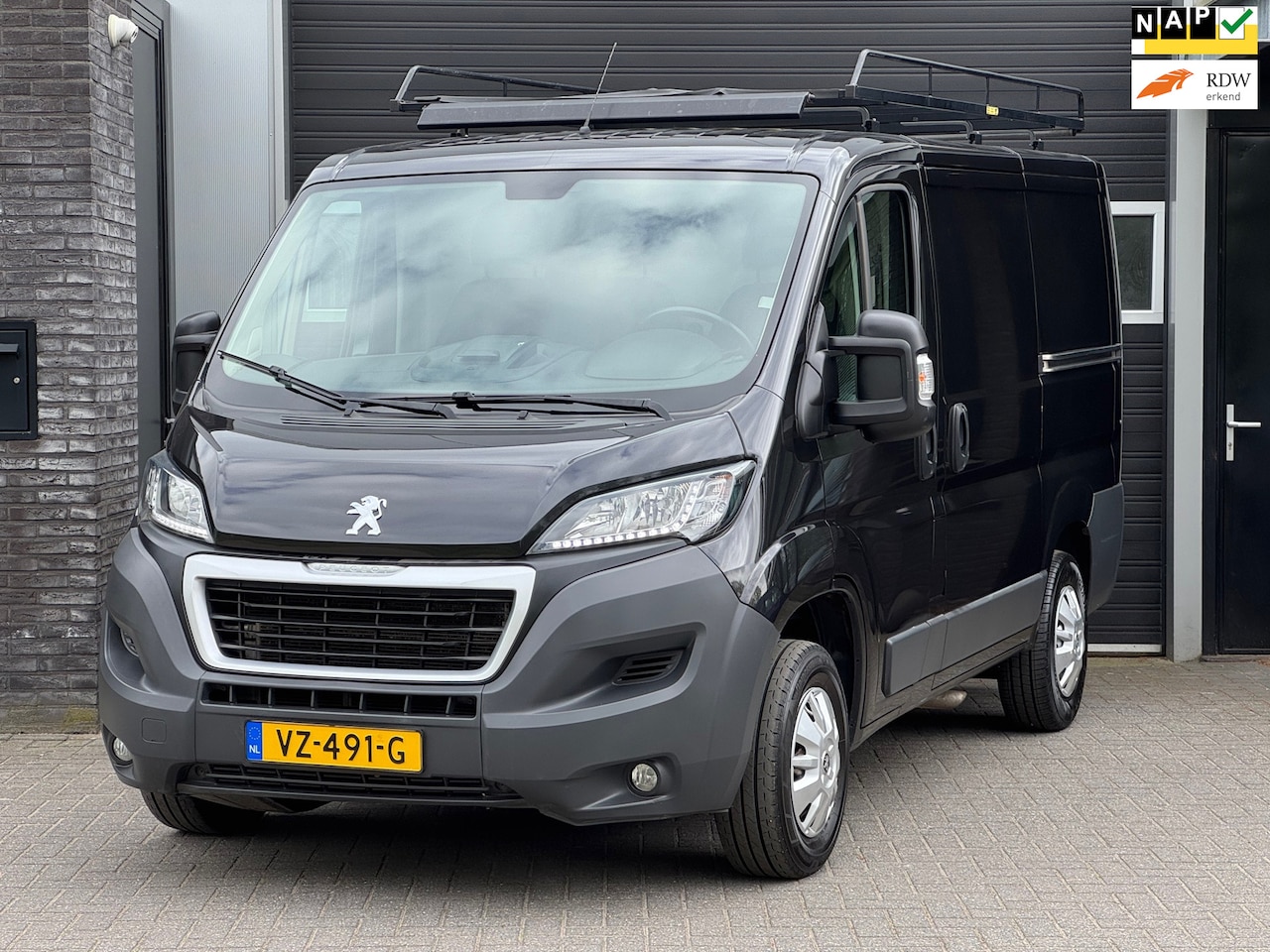 Peugeot Boxer - 330 2.0 BlueHDI L1H1 Premium Pack 2x Schuifdeur, Navi, Camera, Cruise, NAP - AutoWereld.nl