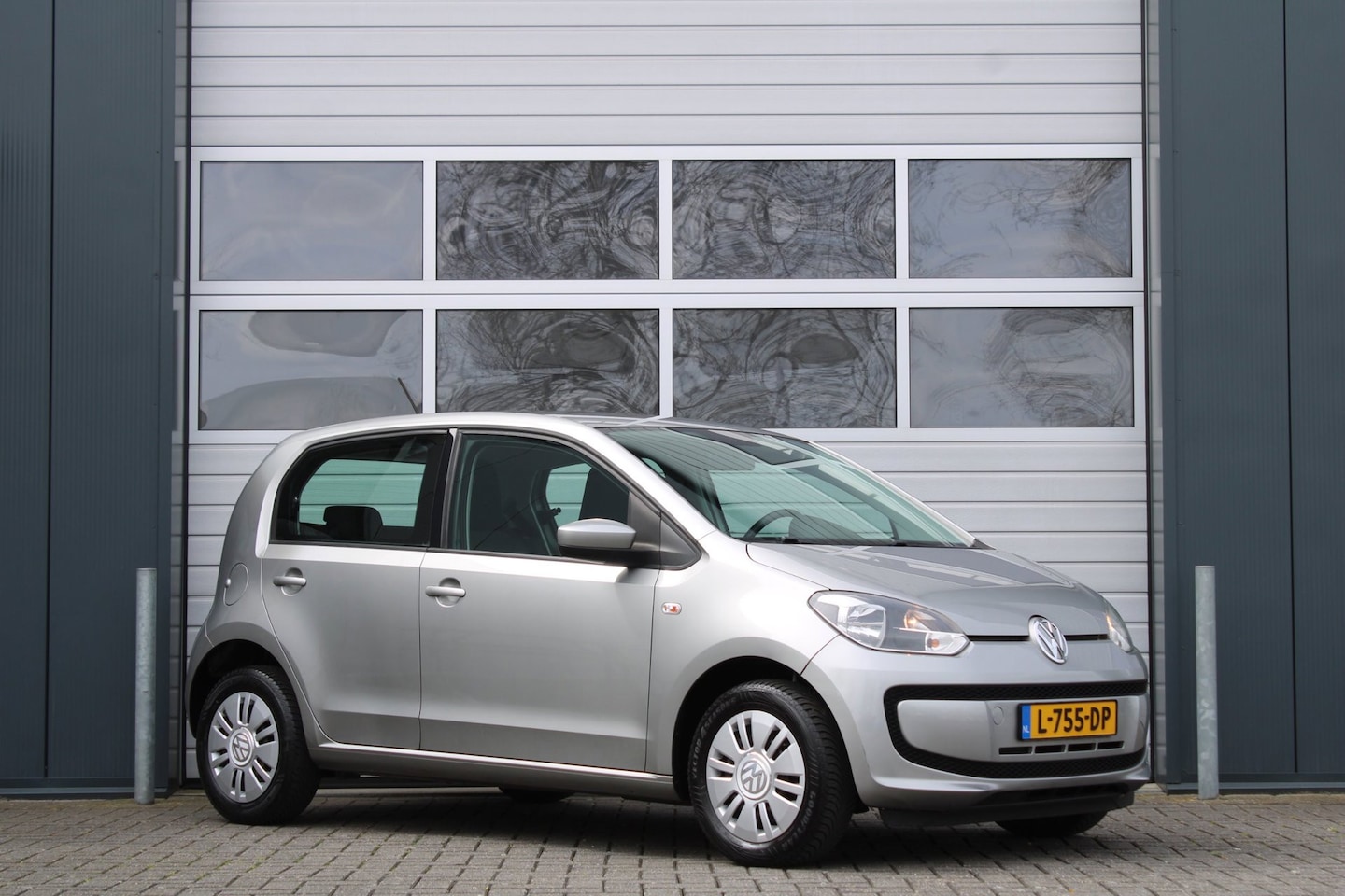 Volkswagen Up! - 1.0 move up! BlueMotion 5-Deurs Airco/Elek.Ramen/C.V./RadioCD.AUX/Isofix/GoedOnderhouden - AutoWereld.nl