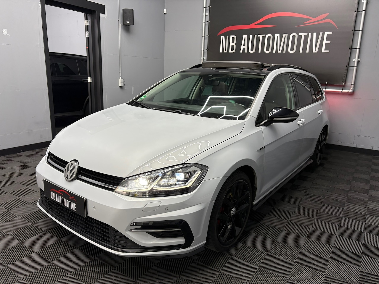 Volkswagen Golf Variant - 1.4 TSI R-line Pano - AutoWereld.nl
