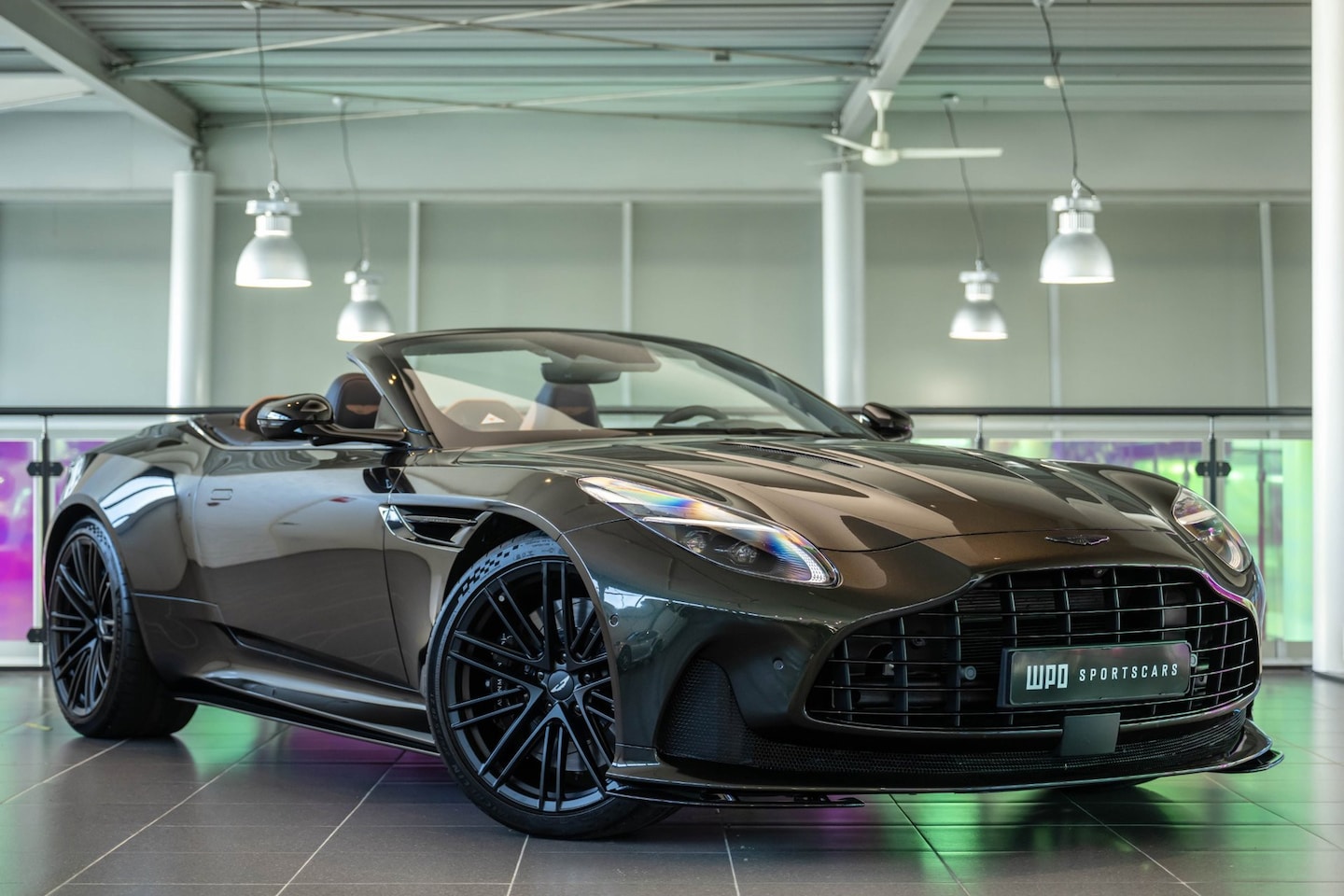 Aston Martin DB12 Volante - 4.0 V8 4.0 V8 - AutoWereld.nl