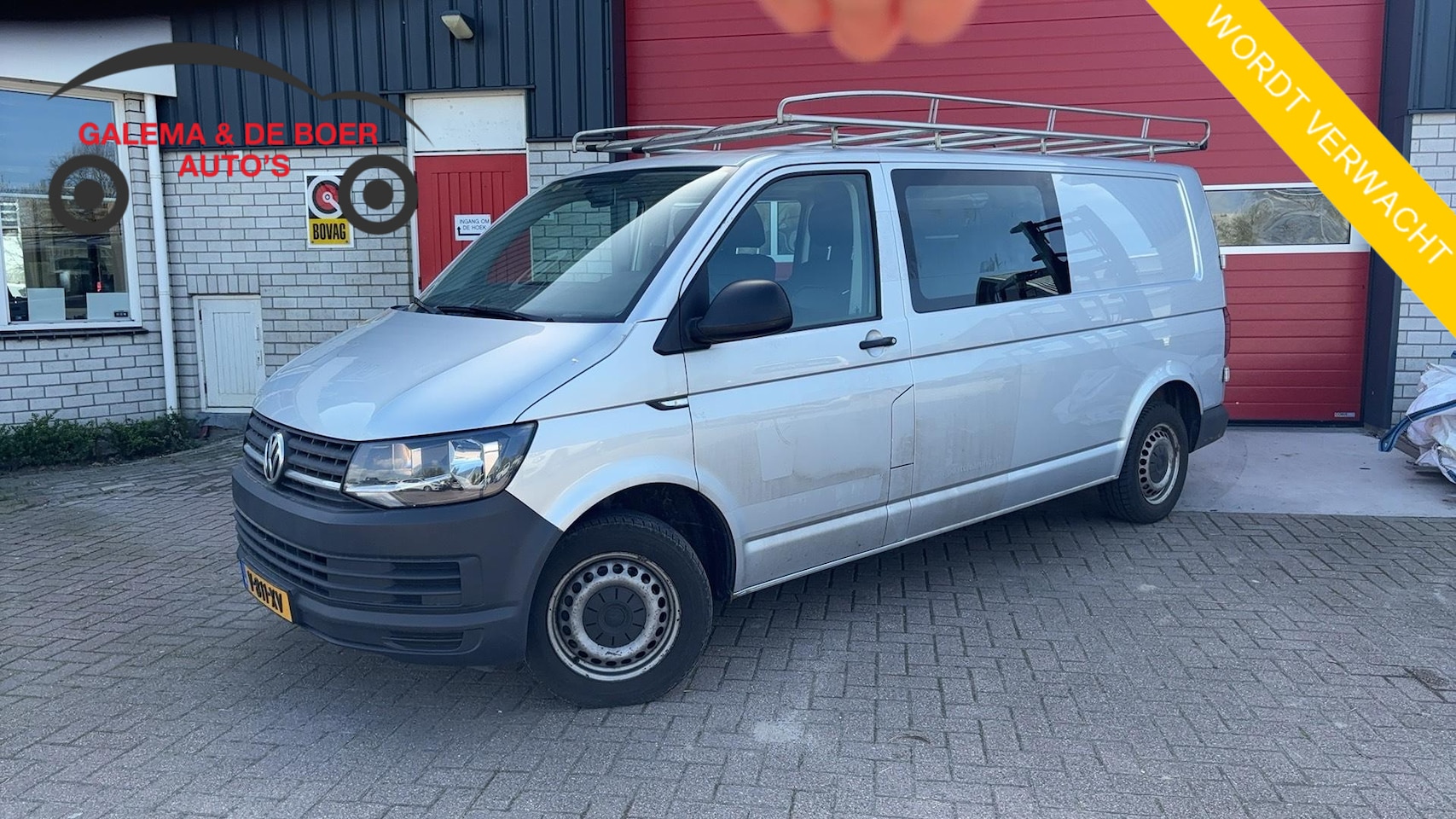Volkswagen Transporter - 2.0 TDI L2H1 DC 6 PERS / TREKHAAK / 1STE EIG / DEALER OH / LEDER / AIRCO / BLUETOOTH / CRU - AutoWereld.nl
