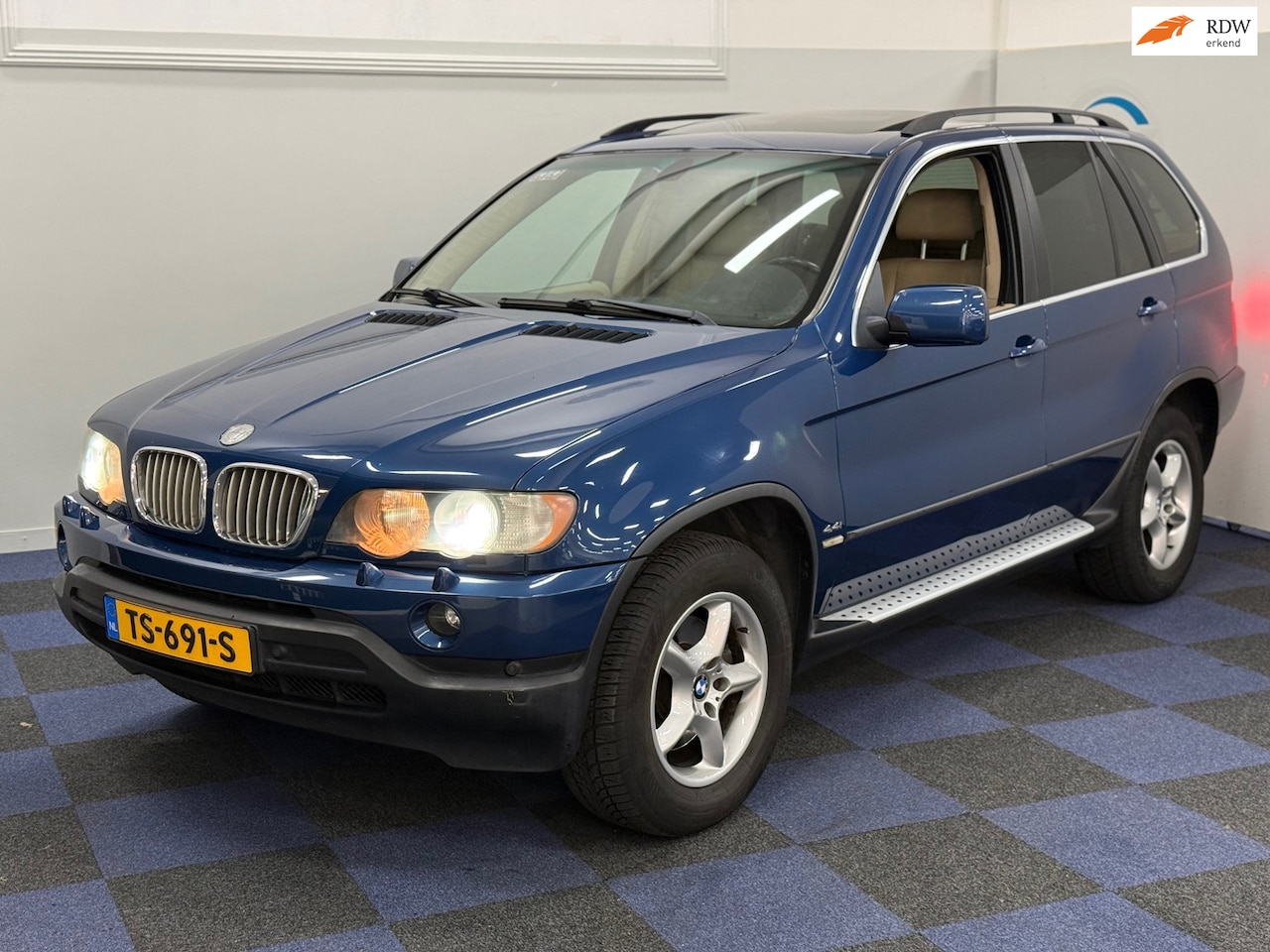 BMW X5 - 4.4i / NAVI-MULTIEMEDIA / DEALER ONDERHOUDEN / NETTE AUTO - AutoWereld.nl