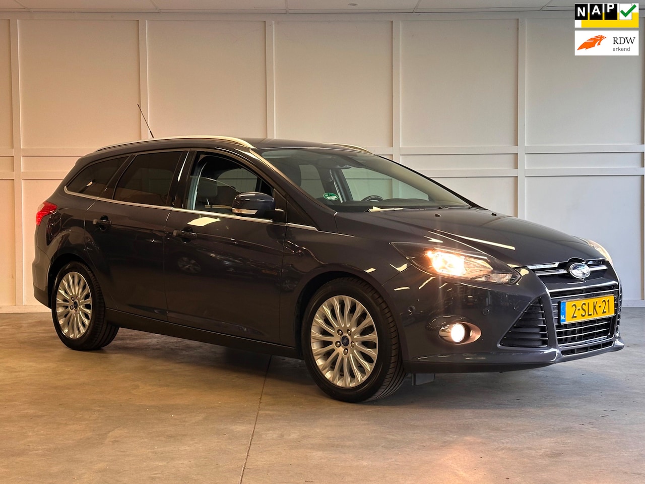 Ford Focus Wagon - Titanium / 2013 / 89.971 KM NaP / Trekhaak / Cruise - AutoWereld.nl